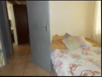 Bed Room 1 - 10 square meters of property in Klipspruit West