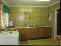 Kitchen - 38 square meters of property in Jeffrey's Bay