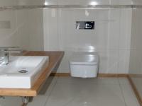 Guest Toilet - 4 square meters of property in Benoni