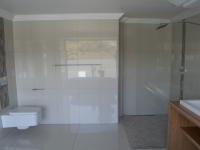 Main Bathroom - 17 square meters of property in Benoni