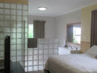 Main Bedroom - 18 square meters of property in Glenmarais (Glen Marais)