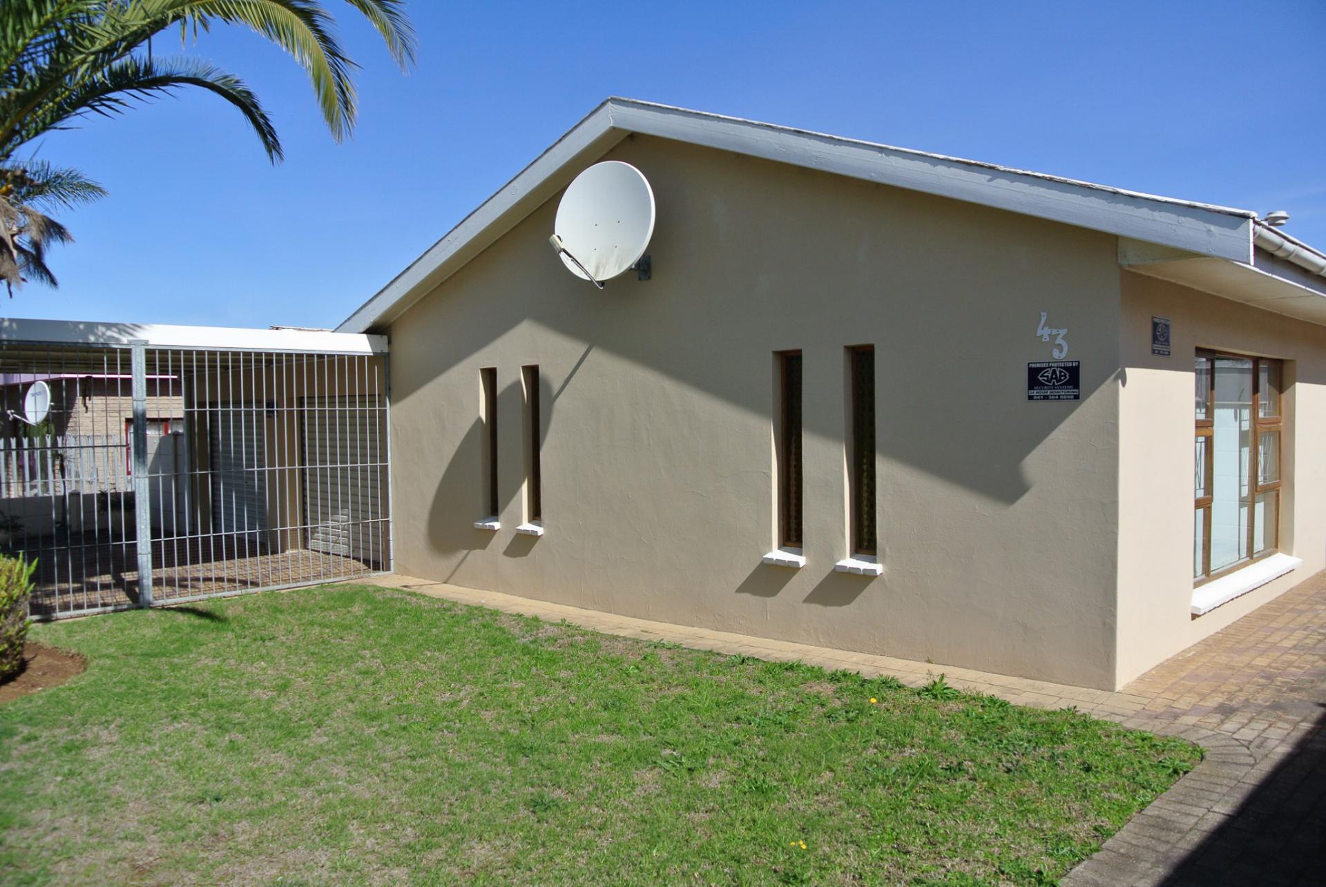 Front View of property in Hunters Retreat