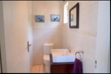 Bathroom 2 - 6 square meters of property in Shelly Beach