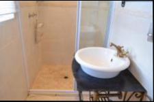 Main Bathroom - 7 square meters of property in Shelly Beach