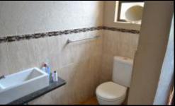 Bathroom 3+ - 21 square meters of property in Mooinooi