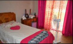 Bed Room 2 - 12 square meters of property in Mooinooi