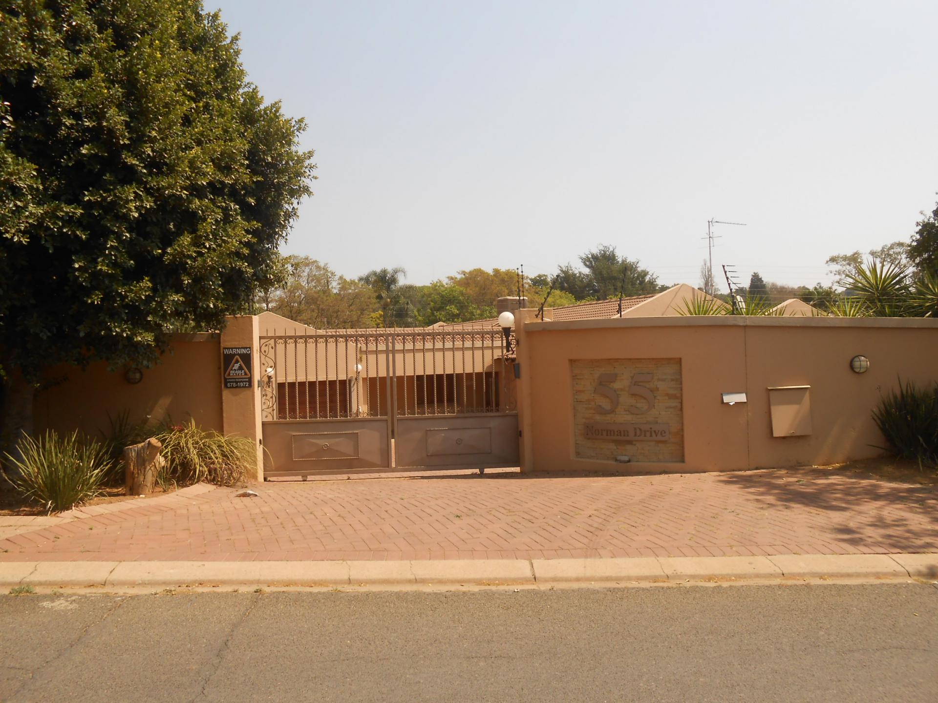 Front View of property in Northcliff