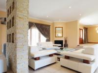 Lounges - 23 square meters of property in The Wilds Estate