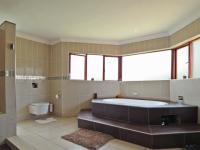 Main Bathroom - 21 square meters of property in The Wilds Estate