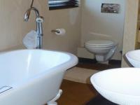 Bathroom 2 - 9 square meters of property in Greyton