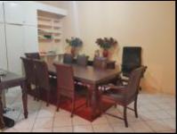 Dining Room - 21 square meters of property in Bryanston West