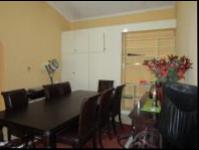 Dining Room - 21 square meters of property in Bryanston West