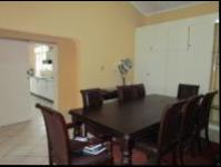Dining Room - 21 square meters of property in Bryanston West