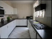 Kitchen - 18 square meters of property in Bryanston West