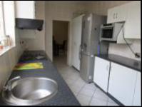 Kitchen - 18 square meters of property in Bryanston West