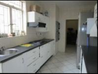 Kitchen - 18 square meters of property in Bryanston West