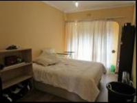 Bed Room 2 - 15 square meters of property in Bryanston West