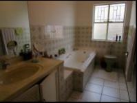 Main Bathroom - 8 square meters of property in Bryanston West