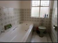 Main Bathroom - 8 square meters of property in Bryanston West