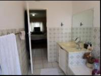 Main Bathroom - 8 square meters of property in Bryanston West
