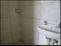 Staff Bathroom - 3 square meters of property in Bryanston West