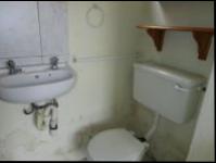 Staff Bathroom - 3 square meters of property in Bryanston West