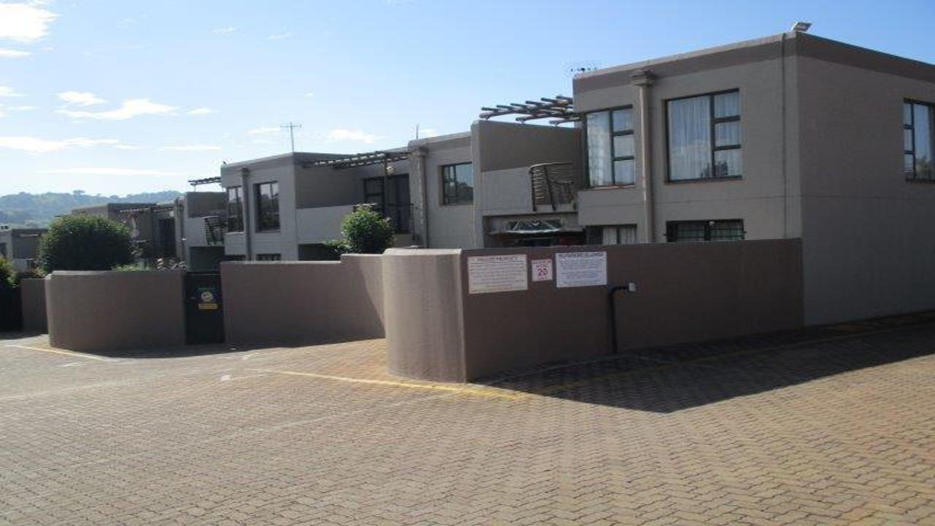 Front View of property in Glenvista