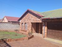 Front View of property in Roodepoort