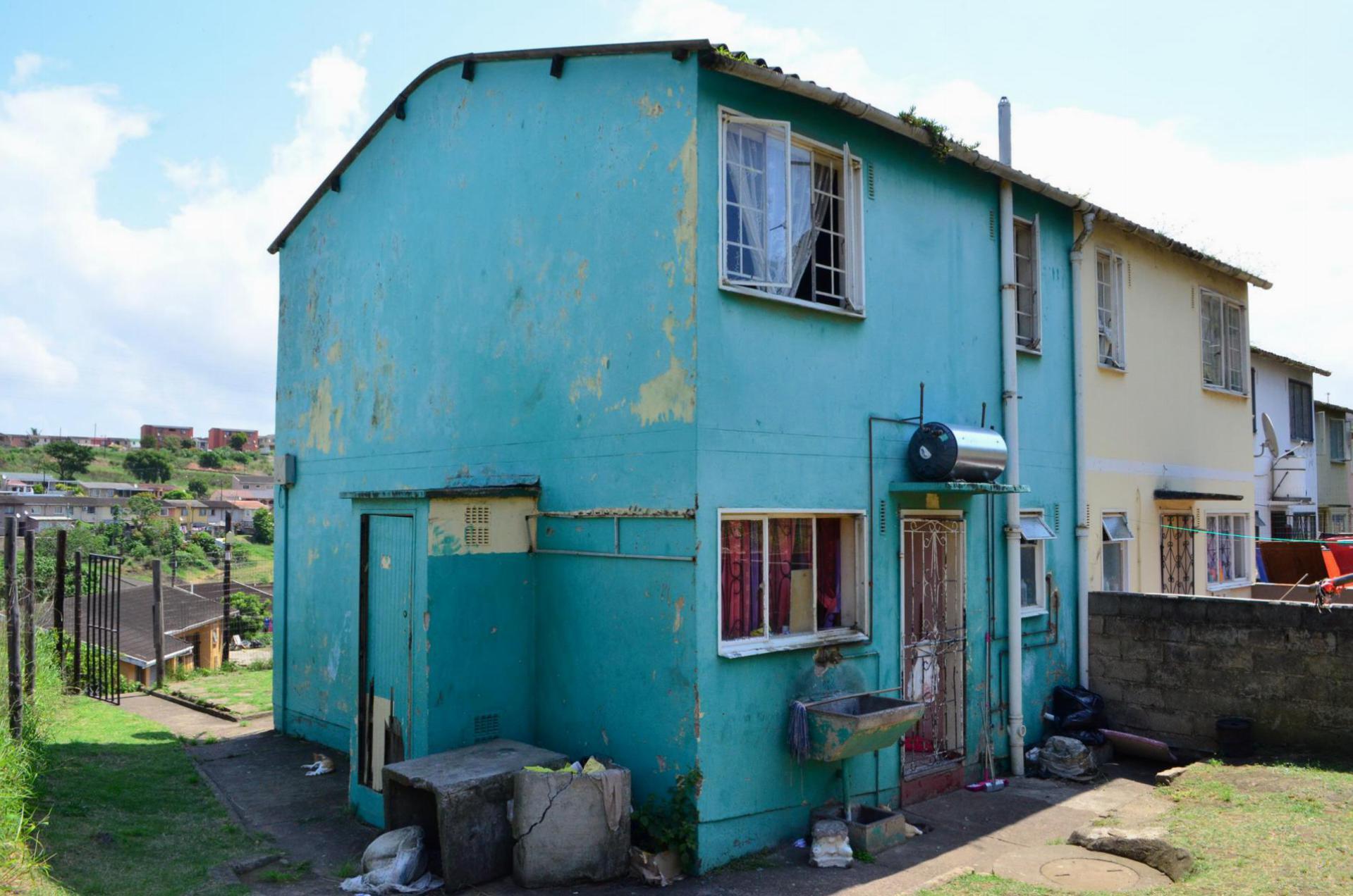 Front View of property in Eastbury