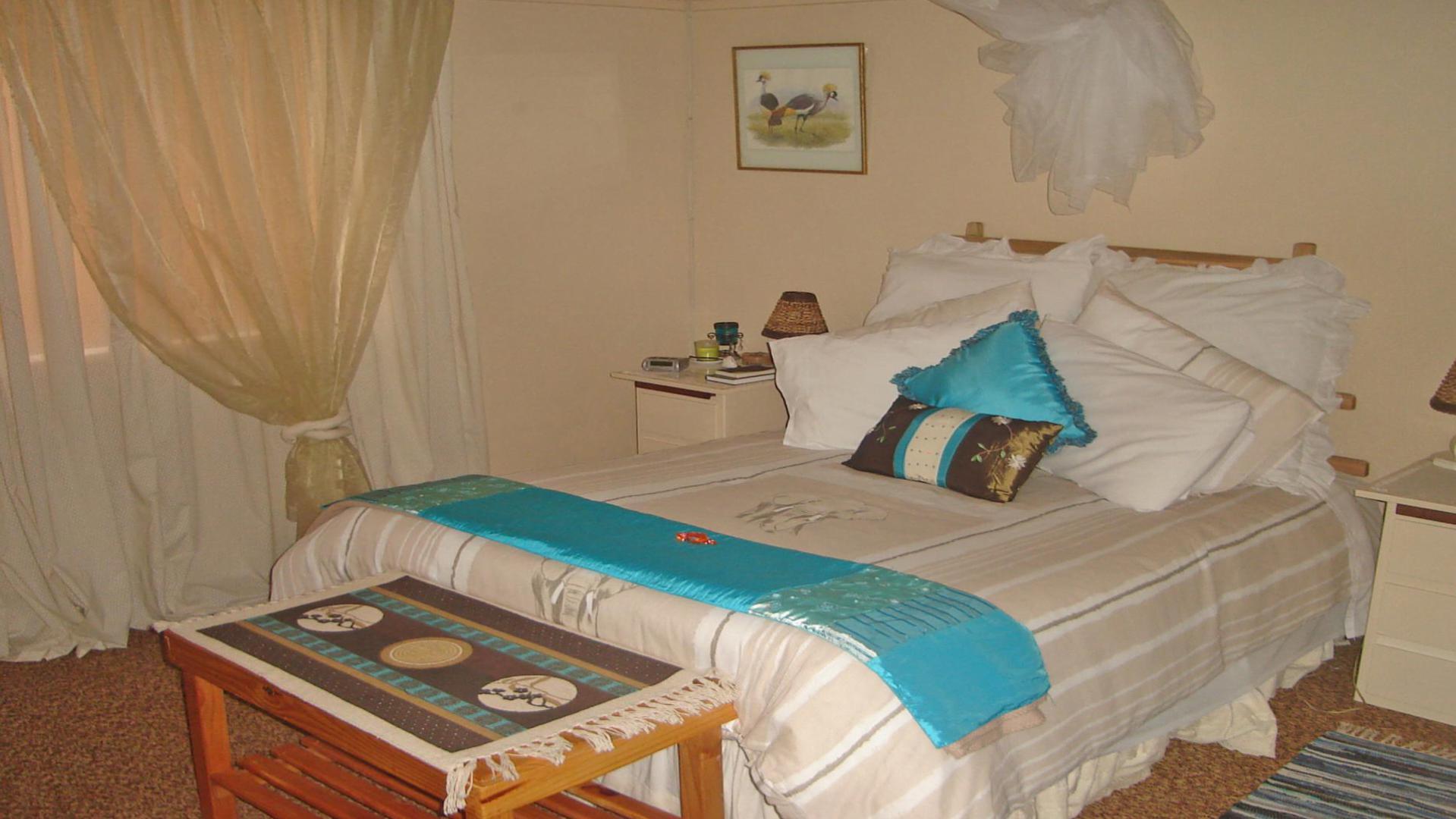 Bed Room 1 of property in Hofmeyr