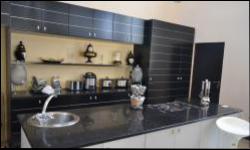 Kitchen - 29 square meters of property in Kosmosdal
