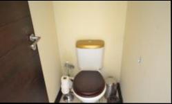 Bathroom 3+ - 10 square meters of property in Kosmosdal