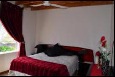 Bed Room 2 - 15 square meters of property in Pumula