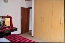 Bed Room 2 - 15 square meters of property in Pumula