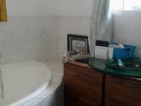 Main Bathroom of property in Pretoria Rural