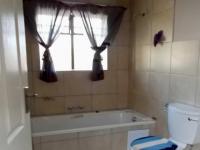 Bathroom 1 of property in Lephalale (Ellisras)