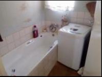 Bathroom 1 - 3 square meters of property in Protea North