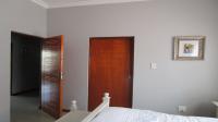 Bed Room 2 - 15 square meters of property in Heuwelsig Estate