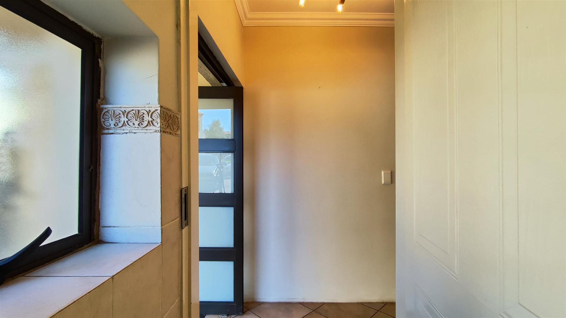 Guest Toilet - 3 square meters of property in Glen Erasmia Boulevard