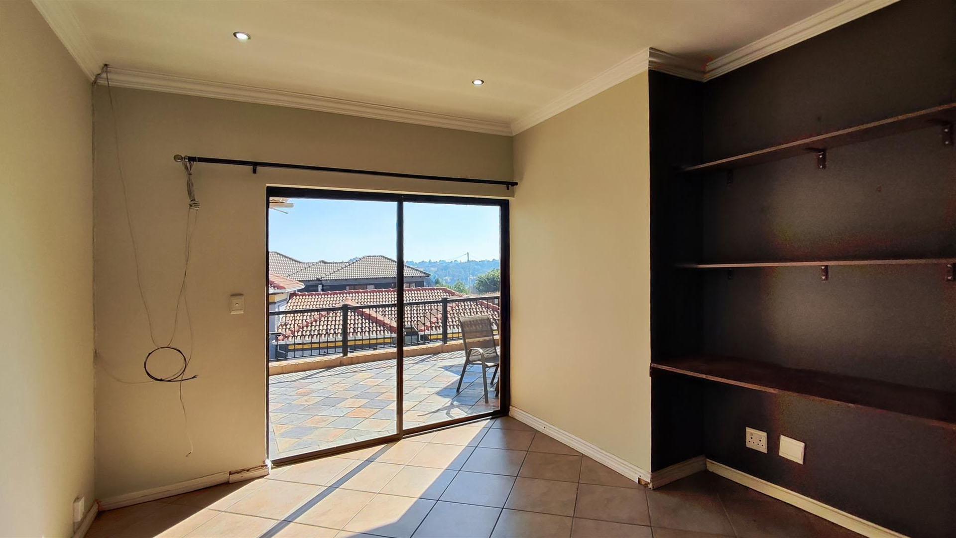 Lounges - 43 square meters of property in Glen Erasmia Boulevard