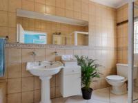 Main Bathroom of property in Safarituine