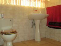 Bathroom 1 - 7 square meters of property in Bolton Wold