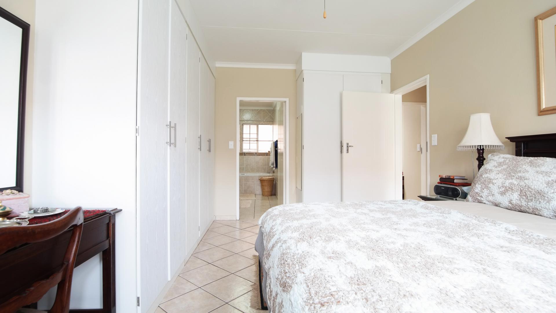 Main Bedroom - 19 square meters of property in The Wilds Estate