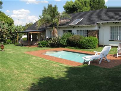 3 Bedroom House to Rent in Weltevreden Park - Property to rent - MR15415