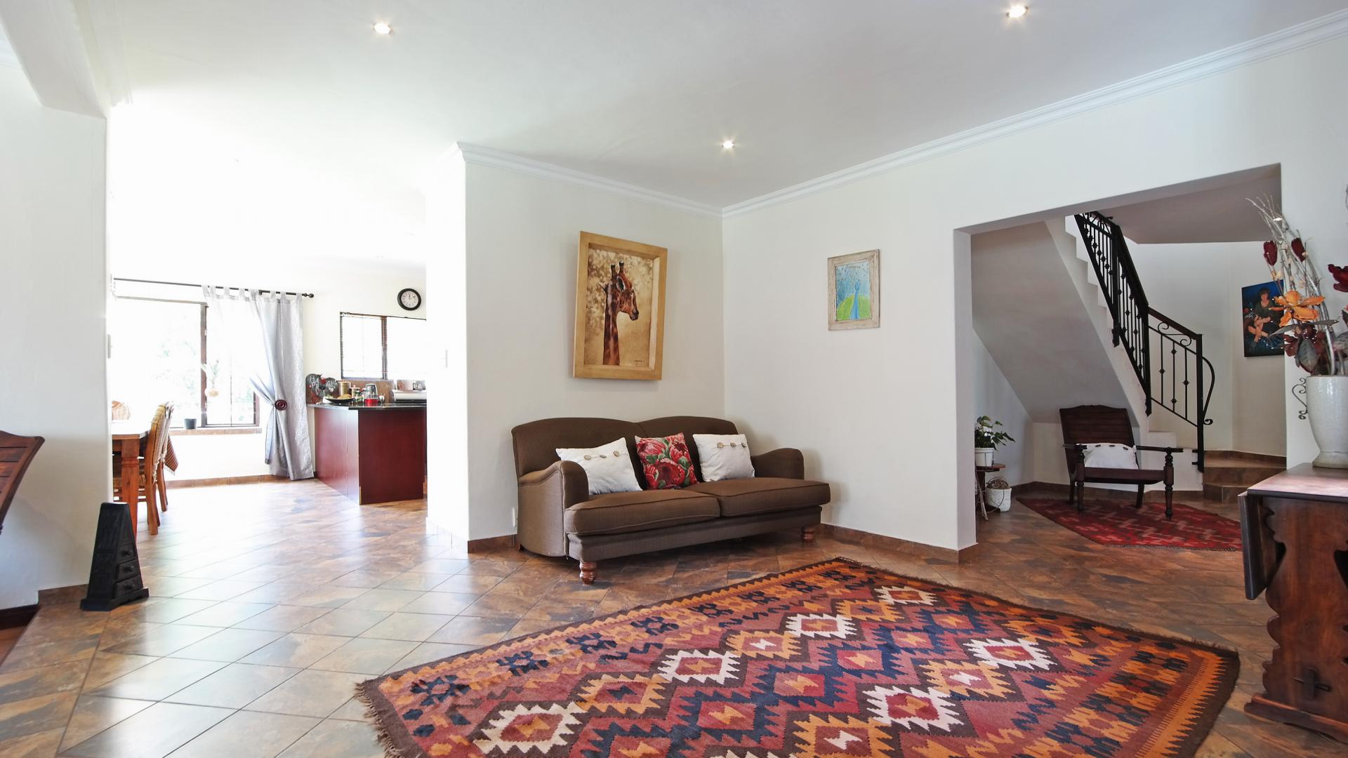 Lounges - 20 square meters of property in The Wilds Estate