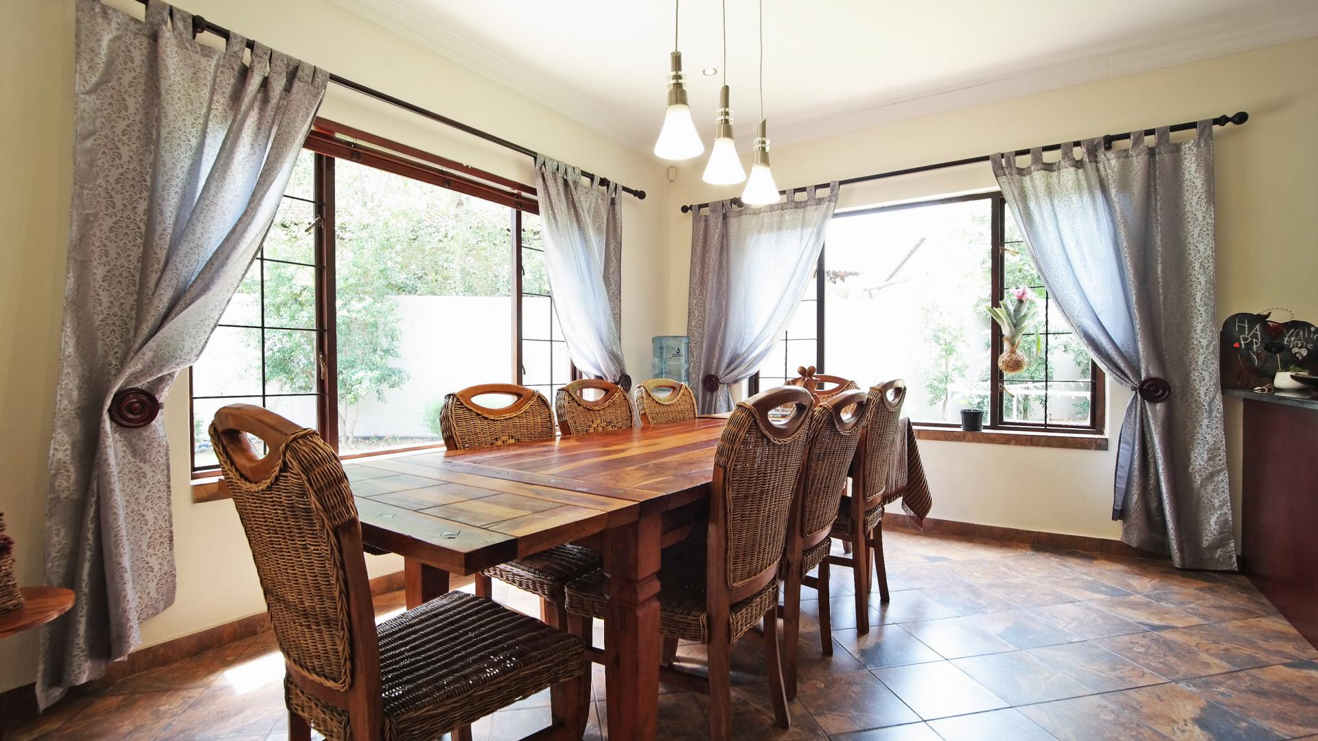 Dining Room - 14 square meters of property in The Wilds Estate