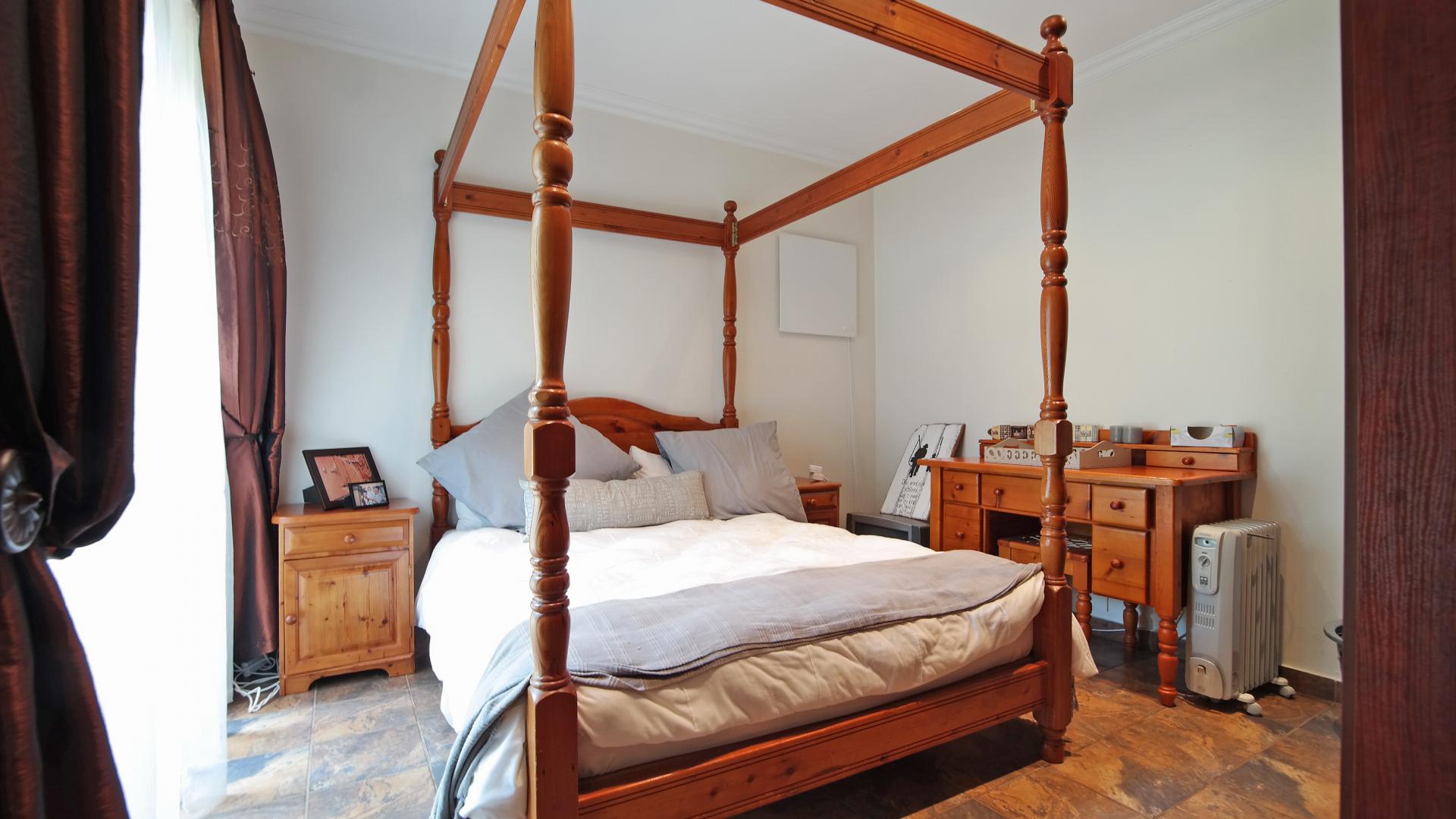 Bed Room 1 - 16 square meters of property in The Wilds Estate