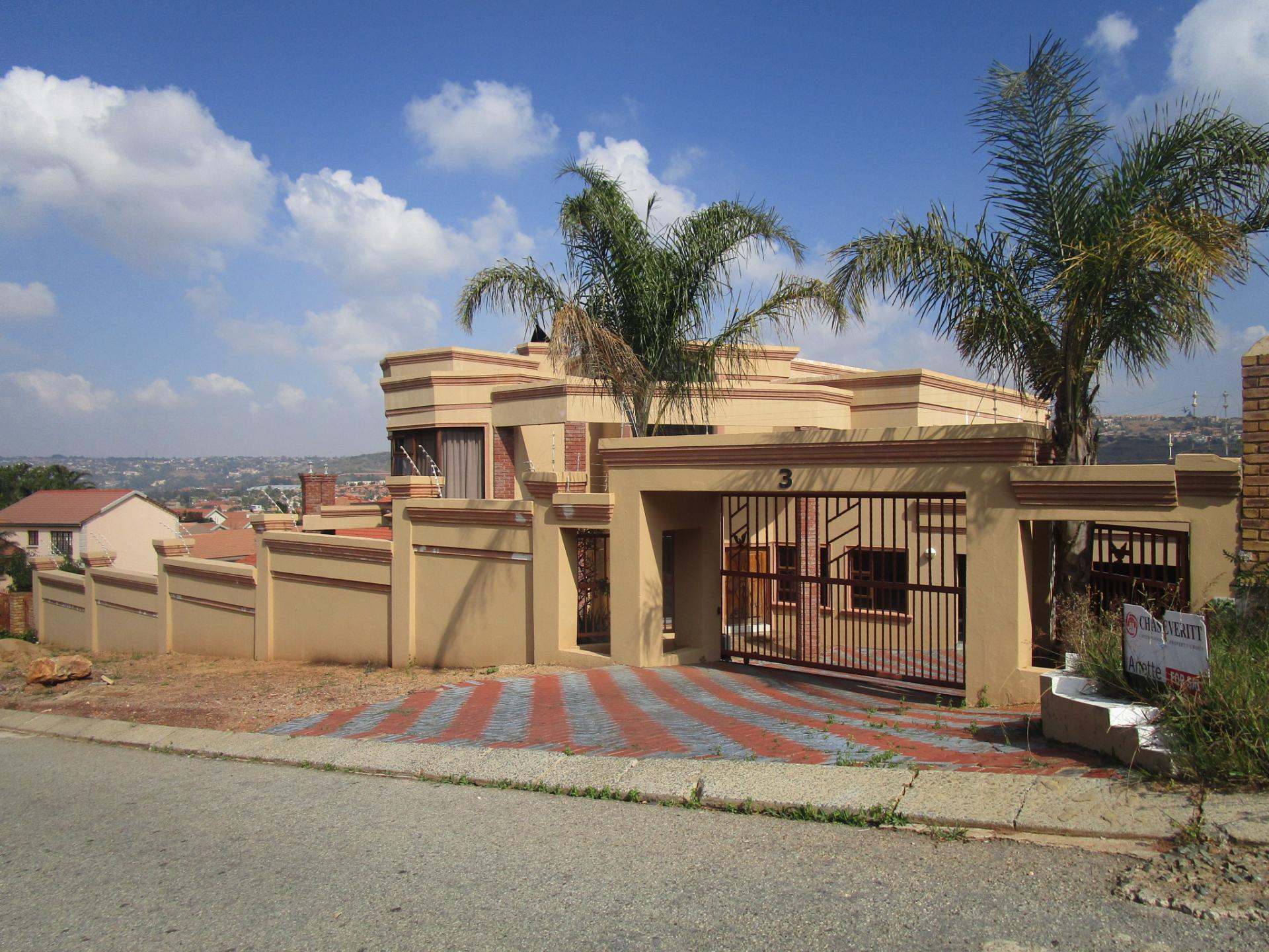 Front View of property in Rangeview