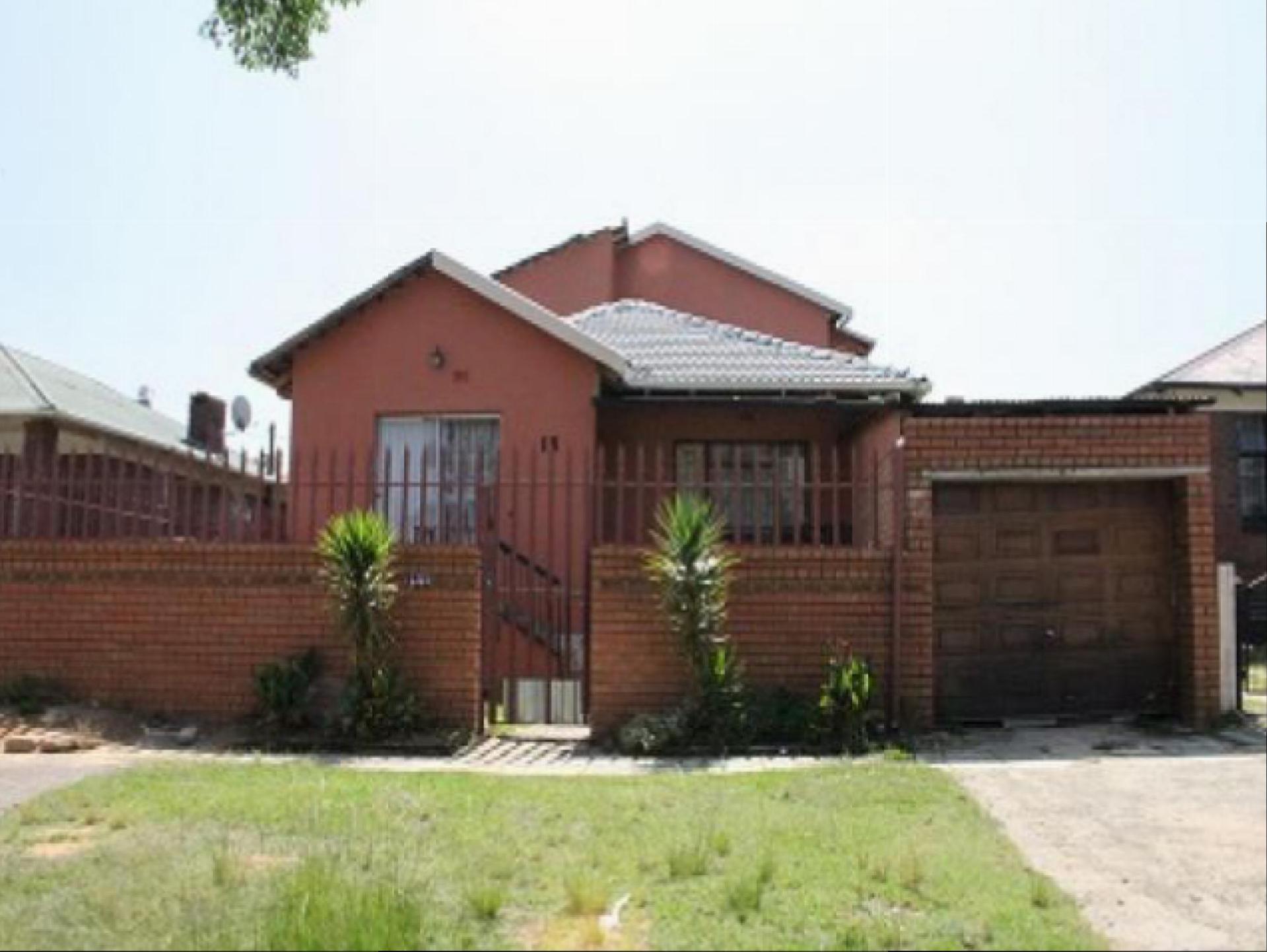 Front View of property in Coronationville