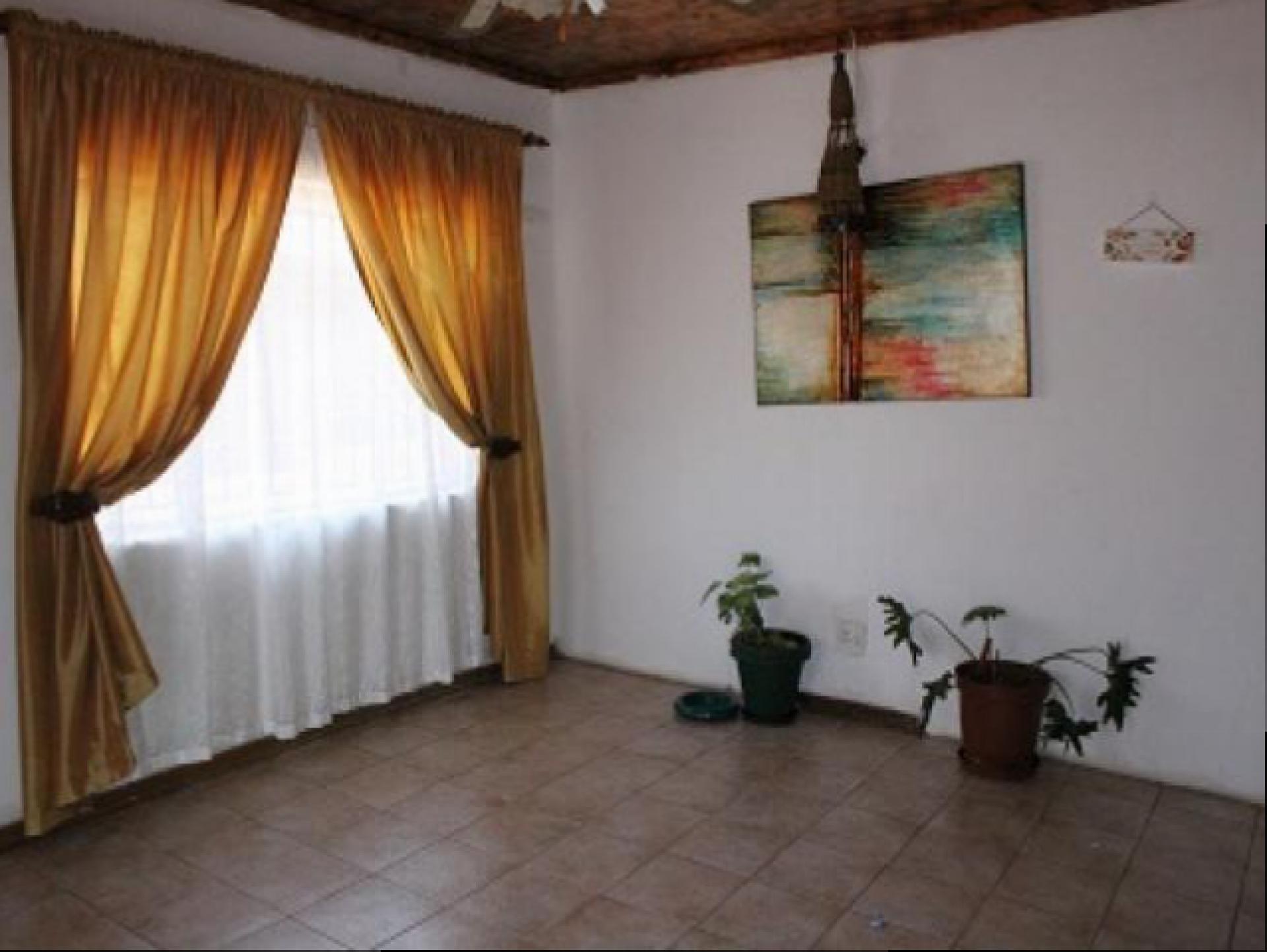 Lounges of property in Coronationville
